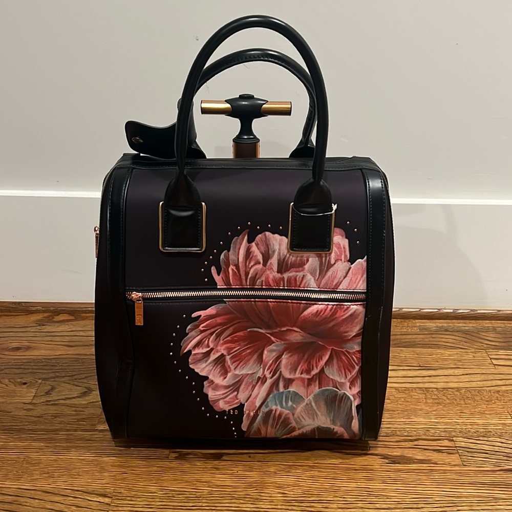 TRANQUILITY ROLLING TRAVEL BAG - BLACK